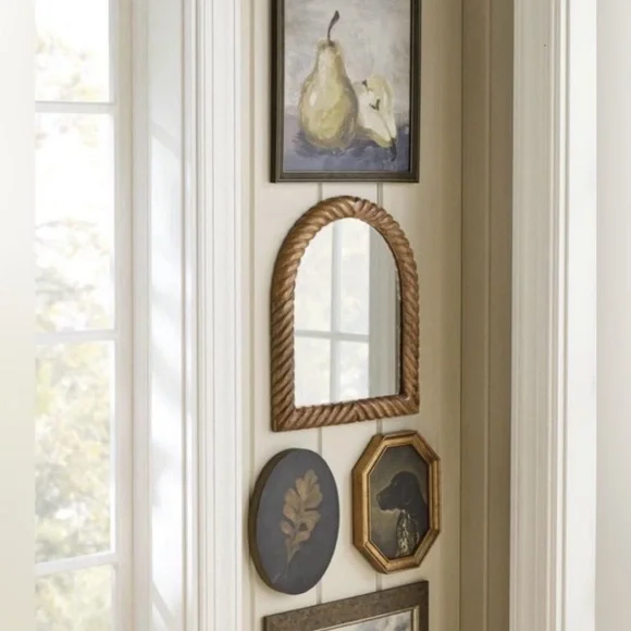 Studio McGee Target Threshold Pointer Dog Portrait Gold Frame Art
8 x 10 Vintage - Picture 4 of 7